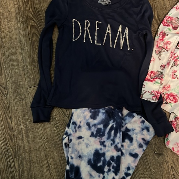 6/7 Pajama Lot (3 sets) - Picture 2 of 3